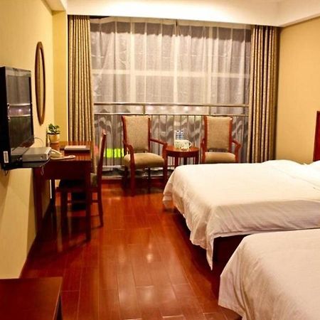 Greentree Inn Shandong Rizhao East Haiqu Road Business Hotel Екстериор снимка